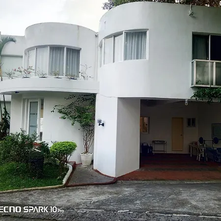 Dondi'S Way - A Private Vacation Home In The Heart Of Tagaytay City